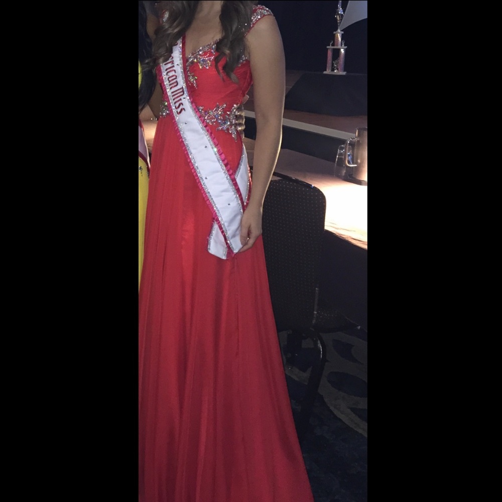 Mac Duggal Red Chaffon Dress